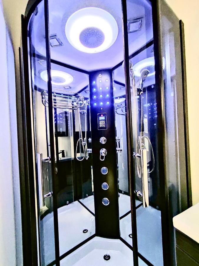 Duke And Duchess Apartments And Rooms - Private In Room Hot Tub Suites London Eksteriør billede
