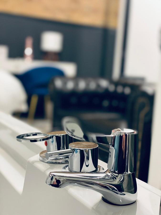 Duke And Duchess Apartments And Rooms - Private In Room Hot Tub Suites London Eksteriør billede