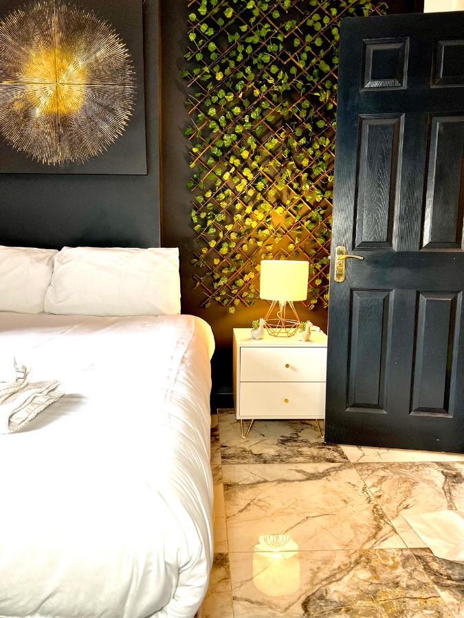 Duke And Duchess Apartments And Rooms - Private In Room Hot Tub Suites London Eksteriør billede