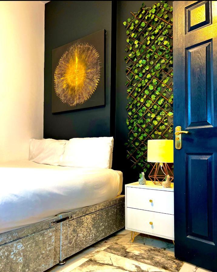 Duke And Duchess Apartments And Rooms - Private In Room Hot Tub Suites London Eksteriør billede