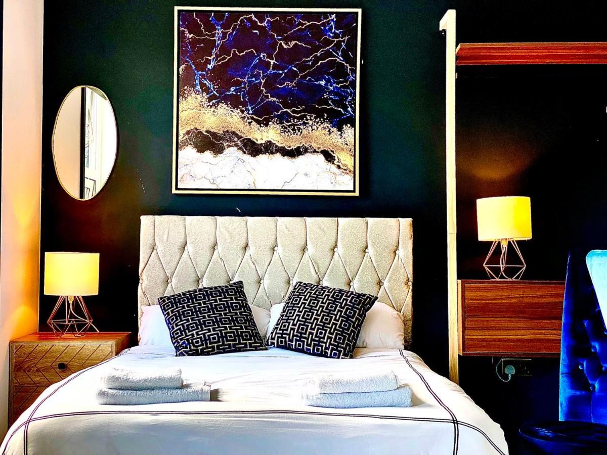 Duke And Duchess Apartments And Rooms - Private In Room Hot Tub Suites London Eksteriør billede