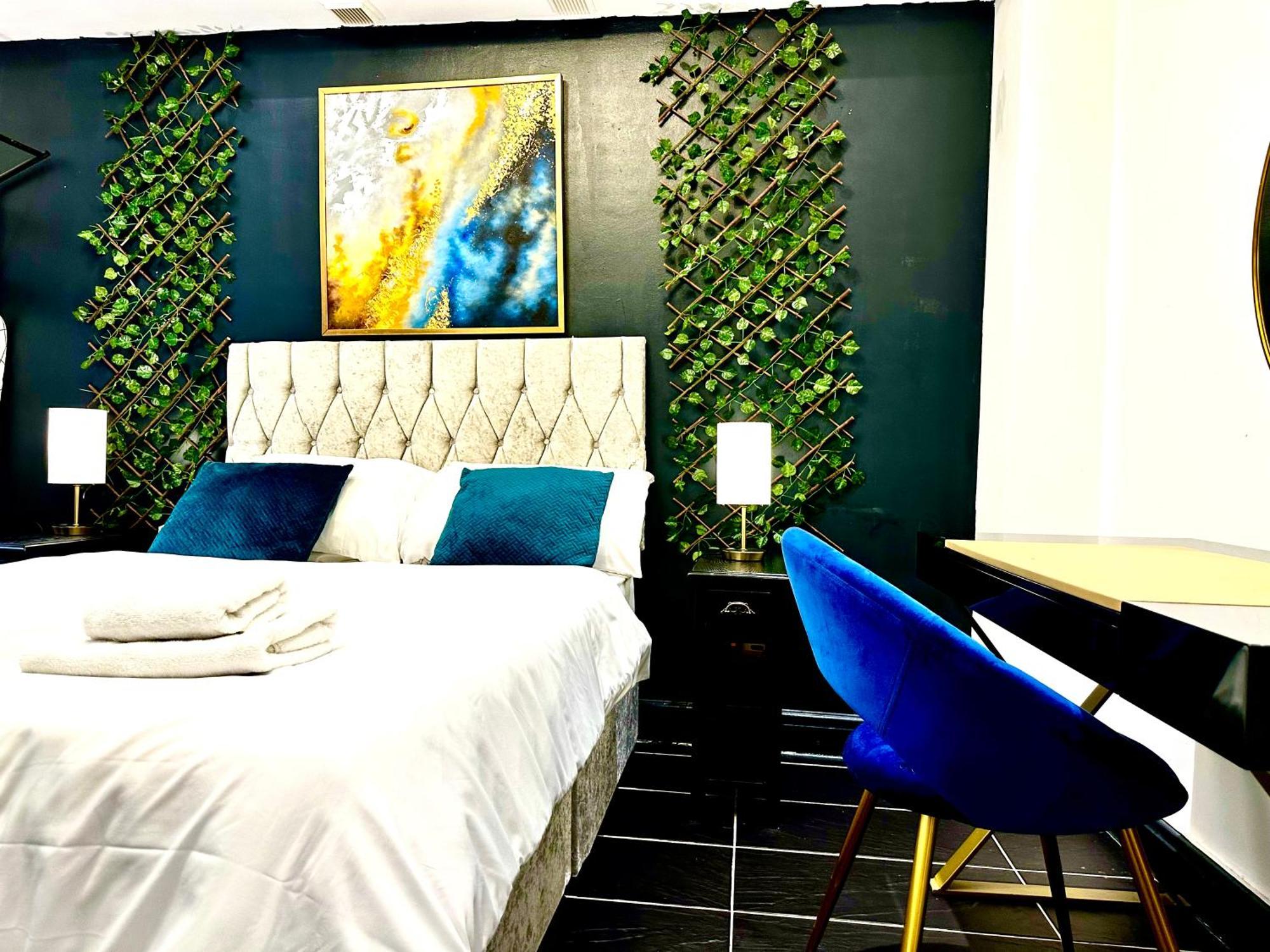 Duke And Duchess Apartments And Rooms - Private In Room Hot Tub Suites London Eksteriør billede