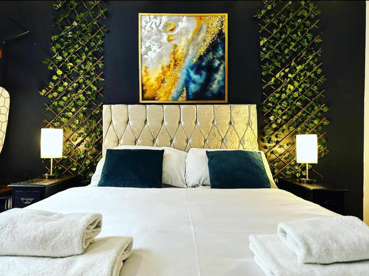 Duke And Duchess Apartments And Rooms - Private In Room Hot Tub Suites London Eksteriør billede